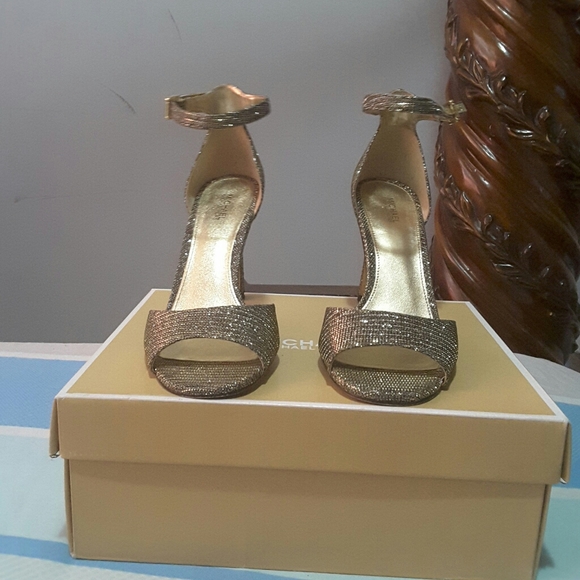 Michael kores - Picture 2 of 2